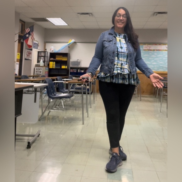 Meet your Posher, Val in TX - Picture 7 of 14